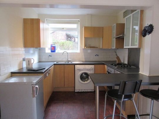 3 bedroom semi-detached house to rent - Photo 1