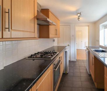 3 bedroom terraced house to rent - Photo 4