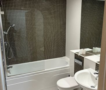 Studio Flat, St. Paul's Square, B3 - Photo 6