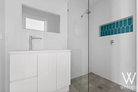 INNER-CITY LIVING - Photo 2