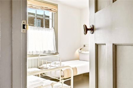 4 bedroom end of terrace house to rent - Photo 3