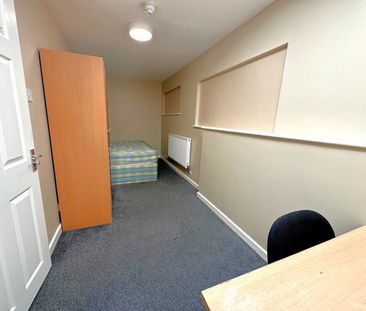 3 Bed Terraced House, Stokes Croft, BS1 - Photo 6