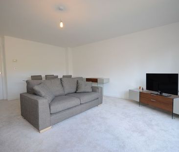 Whitethorn, Shinfield, Reading, RG2 - Photo 5