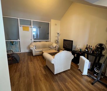 West Melbourne - Photo 1