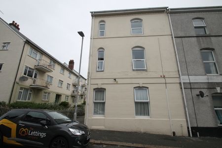 3 Bedroom | 12 Hastings Street, Ground Floor Flat, PL1 5BA - Photo 3