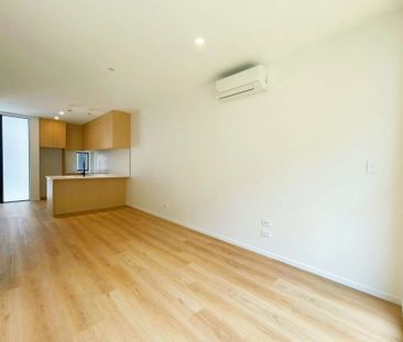 Modern Living in Flat Bush - Brand-New Terrace Home - Photo 3