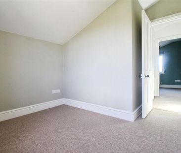 4 bedroom detached house to rent - Photo 2