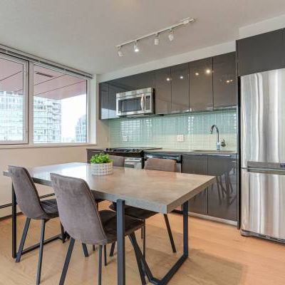 Unfurnished 2 Bedroom + 2 Washroom + Den in Downtown Vancouver - Photo 1