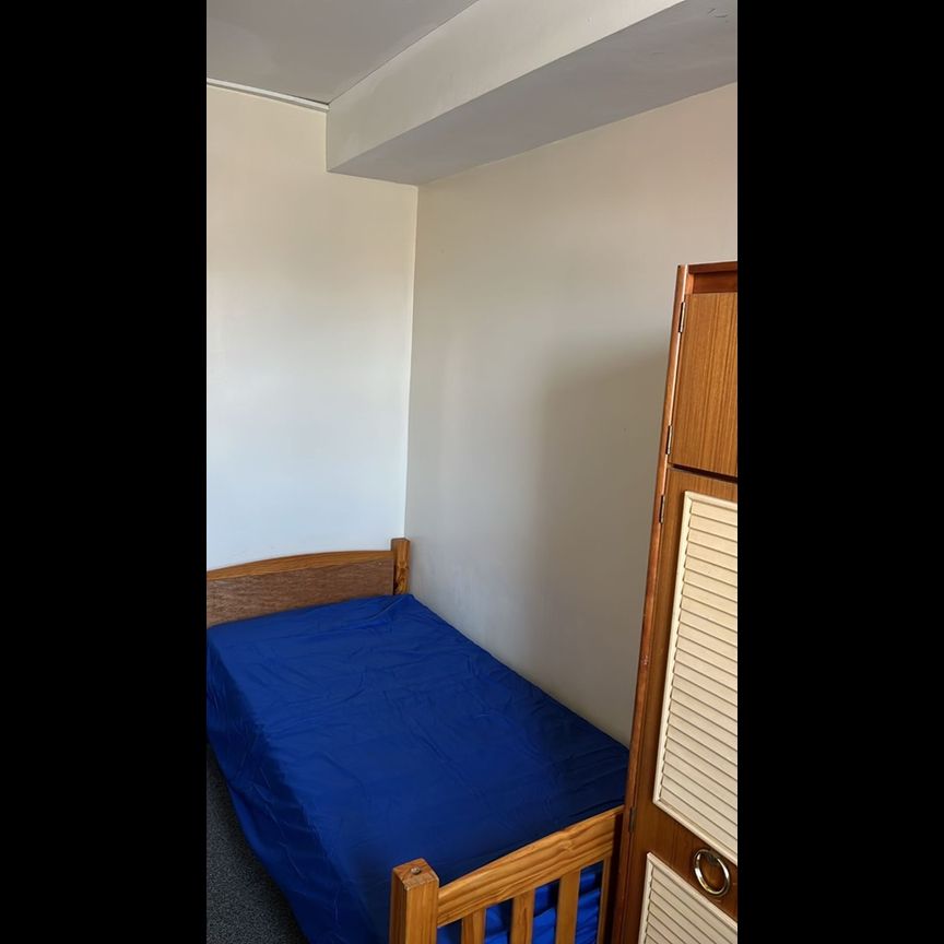 Room in a Shared House, St John St, M7 - Photo 1