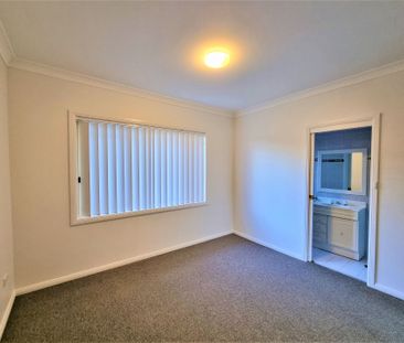 SPACIOUS 3 BEDROOM VILLA IN SOUGHT AFTER LOCATION - Photo 6