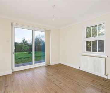 A 4 bedroom detached family home with driveway parking and a double... - Photo 2