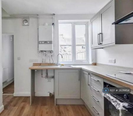 2 bedroom semi-detached house to rent - Photo 3