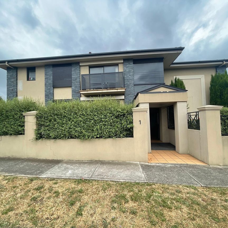 4/1 Collins Street, Essendon - Photo 1