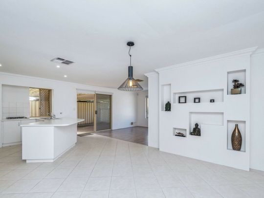 Spacious Family Living in Parkland Estate - Photo 1