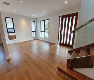 2/31 Glen Road, Mitcham VIC 3132 - Townhouse For Rent | Domain - Photo 1