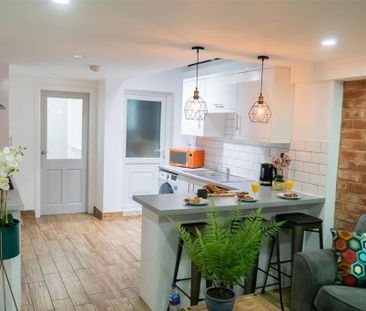 1 bedroom in a house share to rent - Photo 4