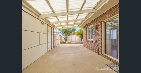 Neat Fee standing Family Home in Desirable South Kingsville! - Photo 4