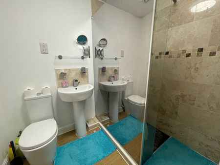 5 Bed Semi-Detached House, Furlong Road, CV1 - Photo 2