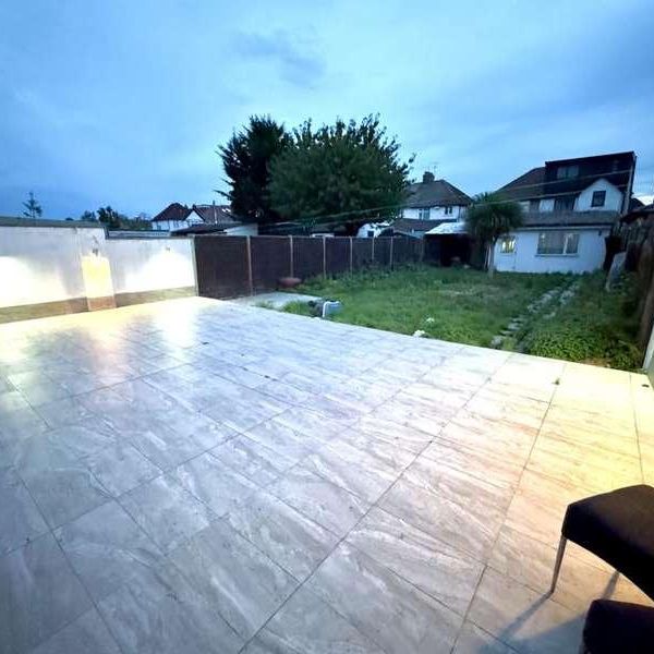 Heston Road, Hounslow, TW5 - Photo 1