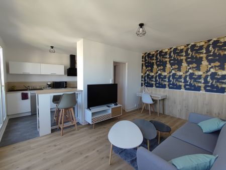 Location Appartement 2 pièces 45m² TROYES 10000 - Photo 2