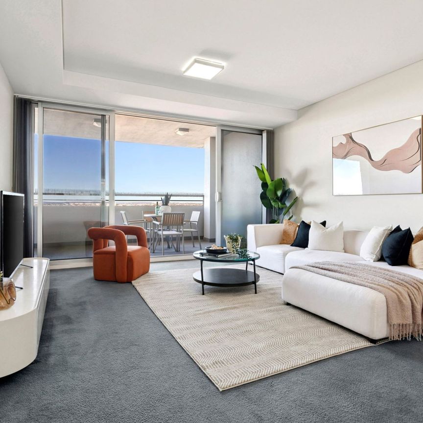 A Luxury Entire Floor Apartment with Space, Style & Views - Photo 1