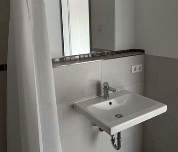 Heimelige Neubauwohnung im Erstbezug! EBK, Terrasse, Fußbodenheizun... - Photo 3