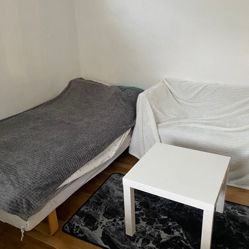 Backadalsgatan, Hisings Backa - Photo 1