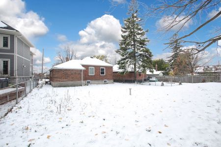 For Lease - 23 Arncliffe Crescent Unit# Bsmnt, Toronto, Ontario - Photo 4