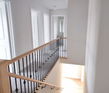 For Lease - 4 Sam Battaglia Crescent, Georgina, Ontario - Photo 2