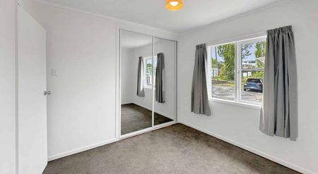 Bright and spacious home - Photo 3