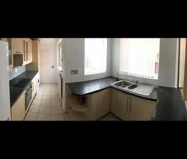 4 Bed Terraced House, Derby Road, M5 - Photo 4