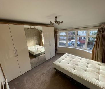 3 bedroom semi-detached house to rent - Photo 6