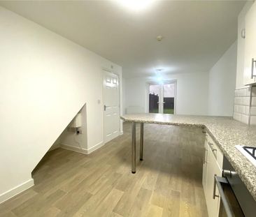2 bedroom end of terrace house to rent - Photo 5