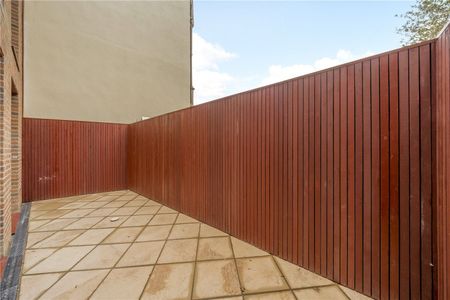 Greenwich High Road, Greenwich, SE10 - Photo 2