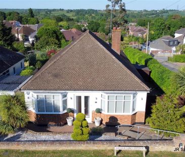 3 bedroom detached bungalow to rent - Photo 3