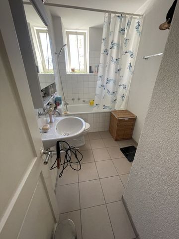 APPARTEMENT 2½ PIÈCES À BIEL/BIENNE (BE), MEUBLÉ, DURÉE DÉTERMINÉE - Photo 3