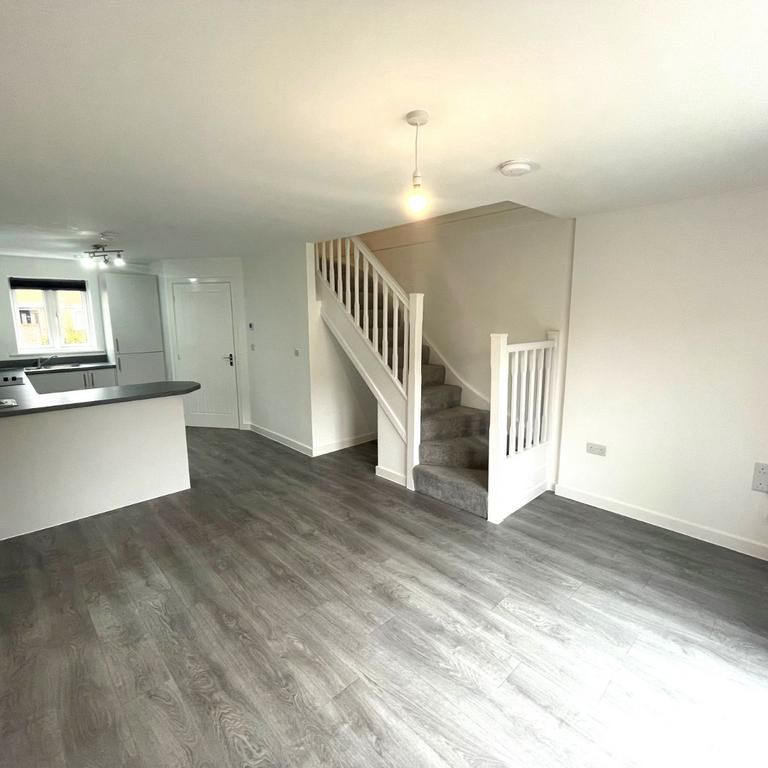 2 bedroom semi-detached house to rent - Photo 1