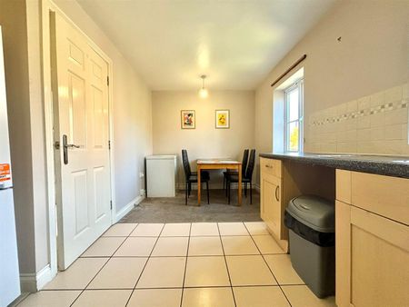 Arklay Close, Hillingdon, UB8 - Photo 2