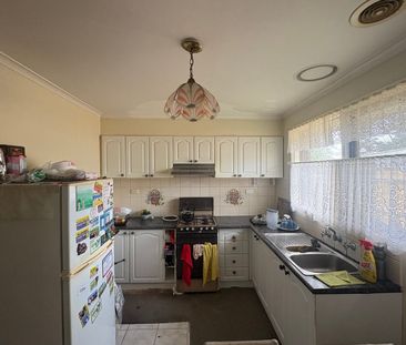 2/15 James Street, Dandenong, Vic 3175 - Photo 1