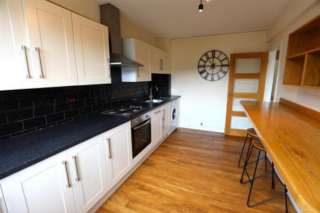 2 bedroom flat to rent - Photo 4