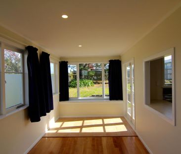 3 bedroom family home in West Harbour - Photo 2