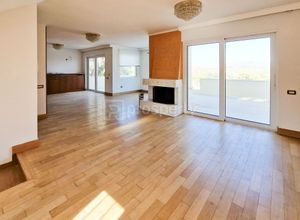 Βίλα για ενοικίαση - Καλύβια Θορικού, - Photo 1