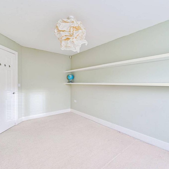 4 bedroom semi-detached house to rent - Photo 1