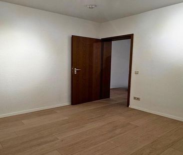 Gepflegte 2-ZKB-Wohnung mit Balkon & Außenstellplatz - Photo 5