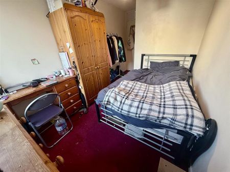 4 bedroom flat to rent - Photo 5