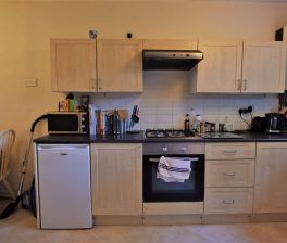 3 bedroom House in Queenswood Gardens, Leeds - Photo 6