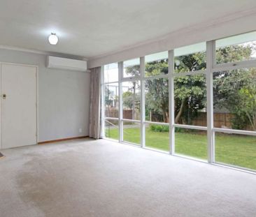 Large family home with plenty of land - Photo 1