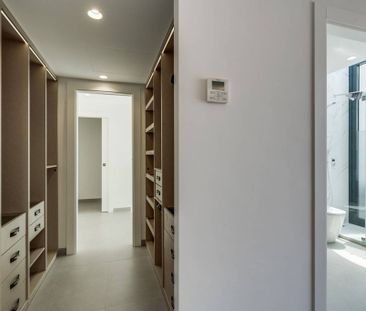 4 bedroom luxury Villa for rent in Estepona, Spain - Photo 5