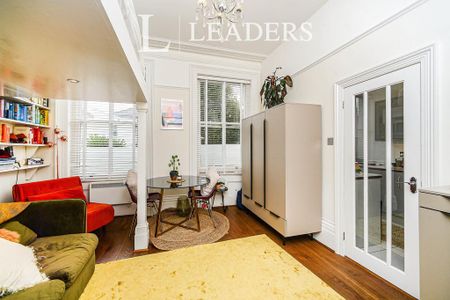 Studio to rent - Photo 4