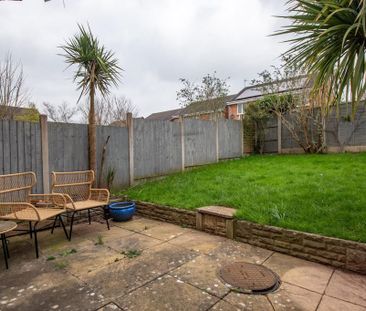 3 bedroom end of terrace house to rent - Photo 4